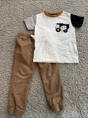 next Boys White Colorblock Truck Tee & Brown Jogger Set